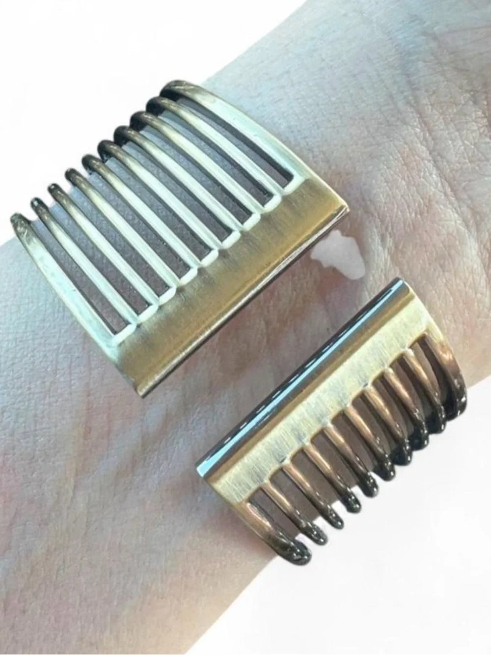 Vintage y2k Rectangular Metal Wrist Watch - Gold Tone